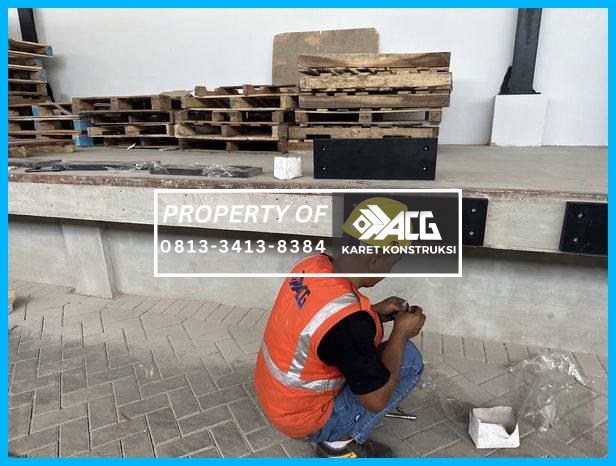 Karet Loading Dock Truk Kontainer: Pelindung Area Bongkar Muat